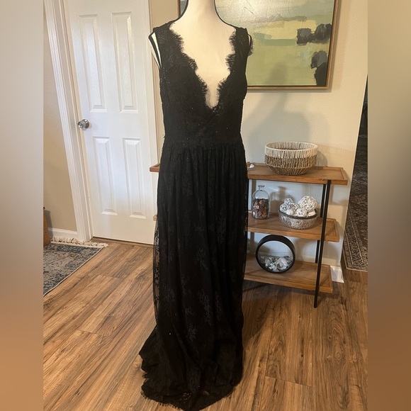 Sherri Hill Black Lace Corset Back Evening Deep V Gown Size 14 - Picture 1 of 15